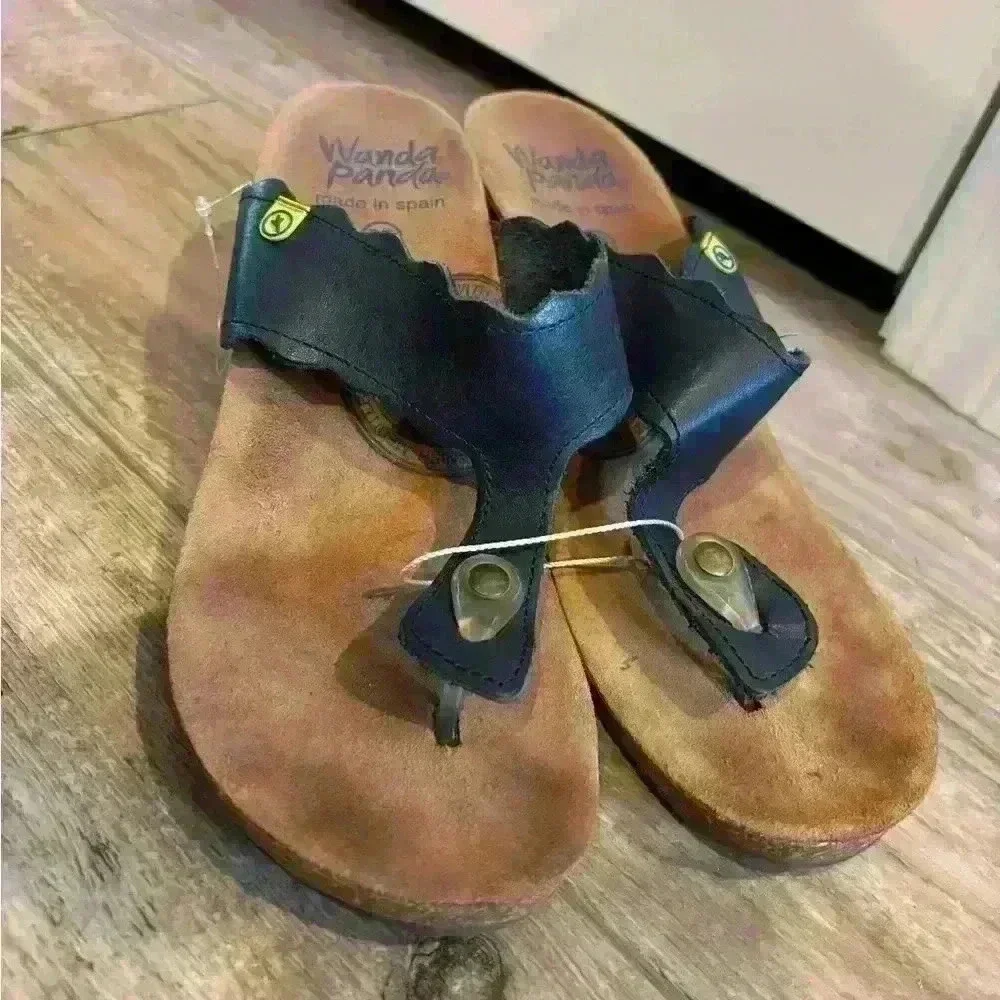 Wanda Panda leather wedge sandals 38 (7.5) Made in Spain